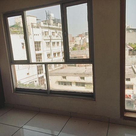 אמריצר Hotel Robin Inn מראה חיצוני תמונה
