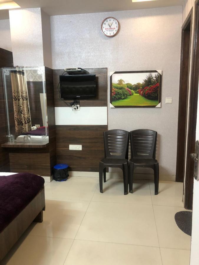 אמריצר Hotel Robin Inn מראה חיצוני תמונה